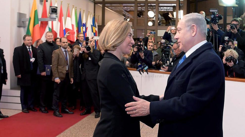 ראש הממשלה מר בנימין נתניהו במפגש עם שרת החוץ של האיחוד האירופי הגב' פדריקה מוגריני | צילום: לשכת העיתונות הממשלתית